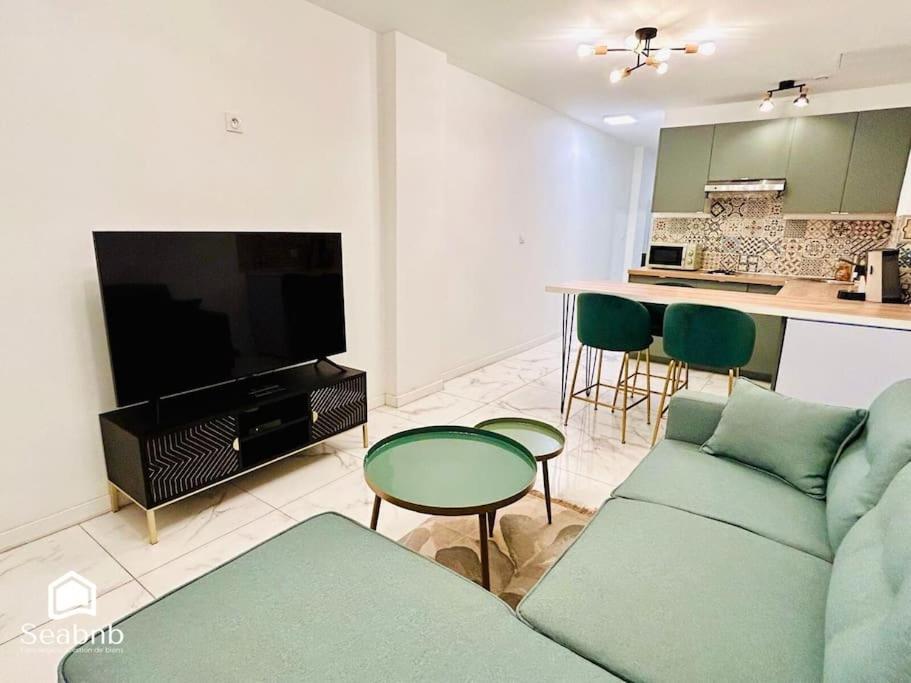 Charming Downtown - Ac - Wifi - Private Entrance *